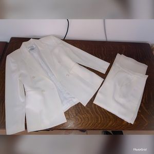 Hugo Buscati Women’s Pant Suit